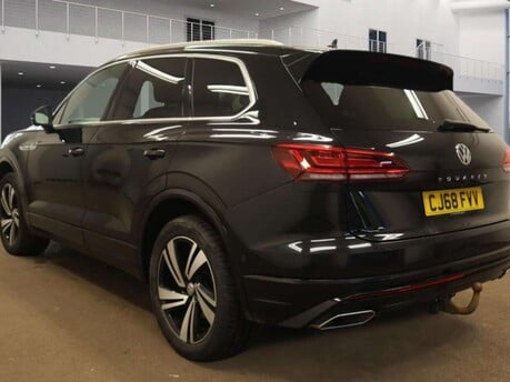 Volkswagen Touareg 3.0 Touareg V6 R-Line Tech TDI Auto 4WD 5dr 9