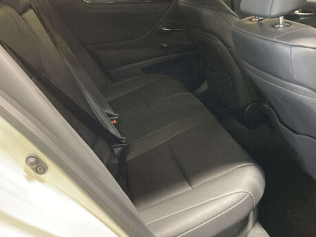 Lexus Es 2.5 ES 300h CVT 4dr 4