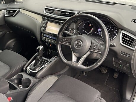 Nissan Qashqai 1.2 Qashqai N-Connecta DiG-T CVT 5dr 10
