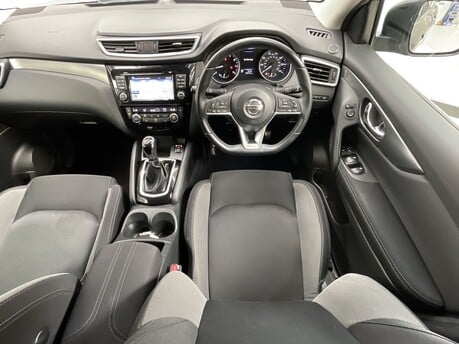 Nissan Qashqai 1.2 Qashqai N-Connecta DiG-T CVT 5dr 13