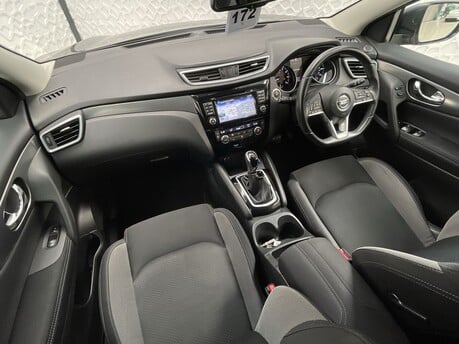 Nissan Qashqai 1.2 Qashqai N-Connecta DiG-T CVT 5dr 16