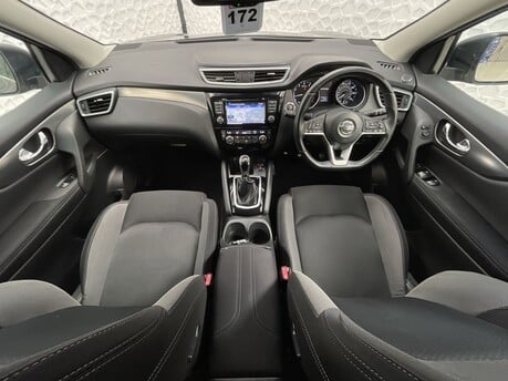 Nissan Qashqai 1.2 Qashqai N-Connecta DiG-T CVT 5dr 17
