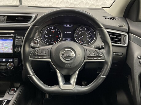 Nissan Qashqai 1.2 Qashqai N-Connecta DiG-T CVT 5dr 18