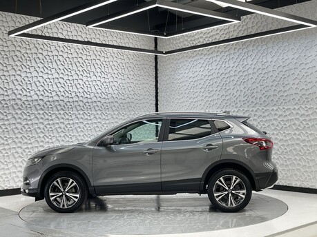 Nissan Qashqai 1.2 Qashqai N-Connecta DiG-T CVT 5dr 4