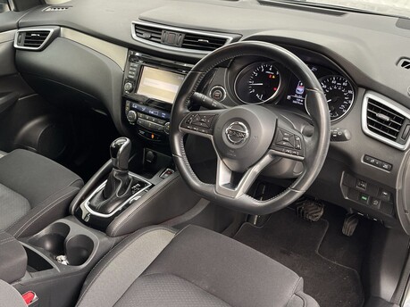 Nissan Qashqai 1.2 Qashqai N-Connecta DiG-T CVT 5dr 10