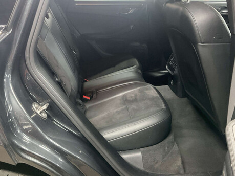 Porsche Macan 2.0 Macan Semi-Auto 4WD 5dr 4