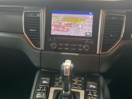 Porsche Macan 2.0 Macan Semi-Auto 4WD 5dr 5