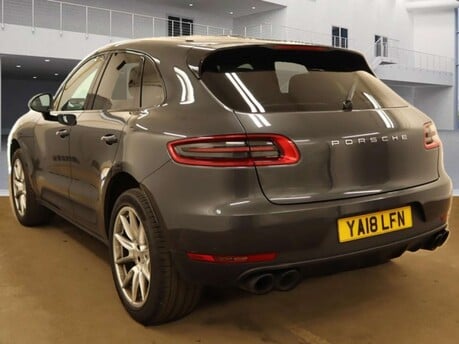 Porsche Macan 2.0 Macan Semi-Auto 4WD 5dr 10
