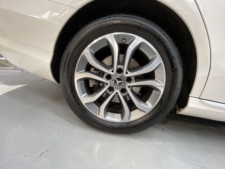 Mercedes-Benz C Class 2.1 C 220 Sport D Auto 4dr 43