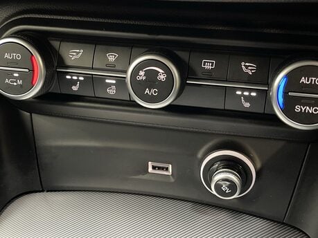 Alfa Romeo Stelvio 2.1 Stelvio Speciale TD AWD Auto 4WD 5dr 32