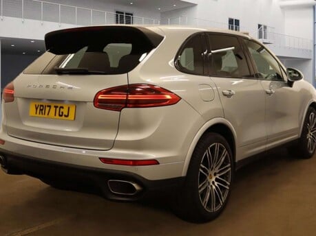Porsche Cayenne 3.0 Cayenne D Platinum Edition V6 Tiptronic S A 4WD 5dr 11