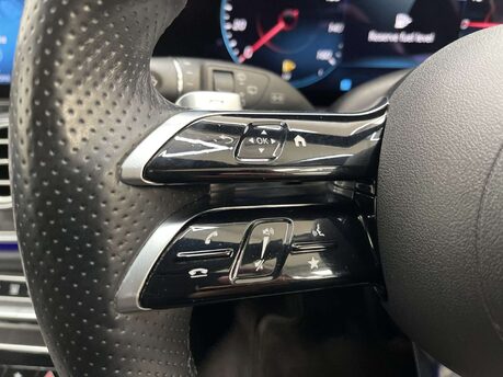 Mercedes-Benz E Class 2.0 E 300 AMG Line de Auto 5dr 34