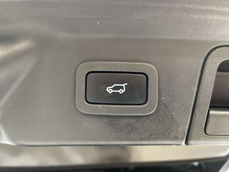 Land Rover Range Rover Velar 2.0 Range Rover Velar R-Dynamic S D240 Auto 4WD 5dr 11
