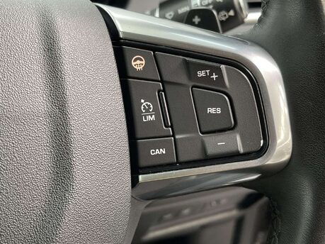Land Rover Discovery Sport 2.0 Discovery Sport Landmark TD4 Auto 4WD 5dr 35