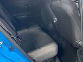 Toyota C-HR 1.8 C-HR Design HEV CVT 5dr 4