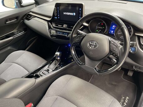 Toyota C-HR 1.8 C-HR Design HEV CVT 5dr 2
