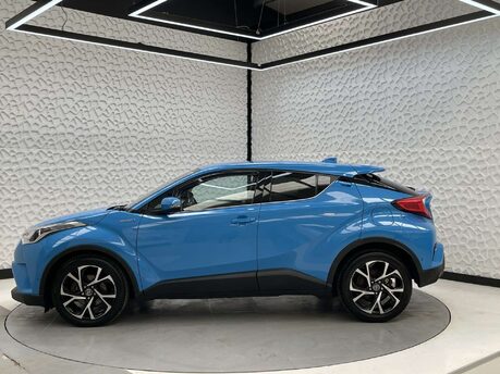 Toyota C-HR 1.8 C-HR Design HEV CVT 5dr 4