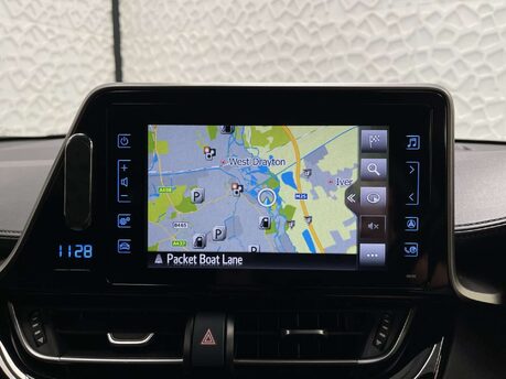 Toyota C-HR 1.8 C-HR Design HEV CVT 5dr 8