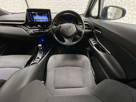 Toyota C-HR 1.8 C-HR Design HEV CVT 5dr 14