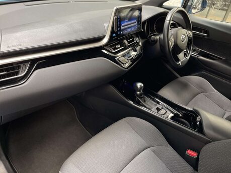 Toyota C-HR 1.8 C-HR Design HEV CVT 5dr 24