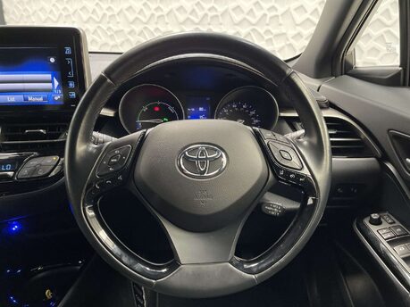 Toyota C-HR 1.8 C-HR Design HEV CVT 5dr 29