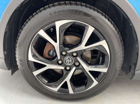 Toyota C-HR 1.8 C-HR Design HEV CVT 5dr 43