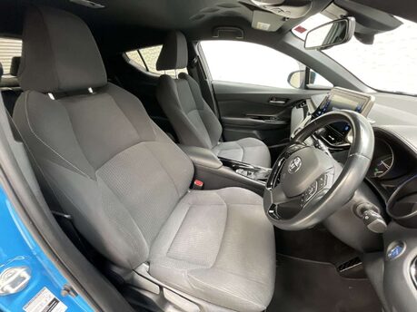Toyota C-HR 1.8 C-HR Design HEV CVT 5dr 46