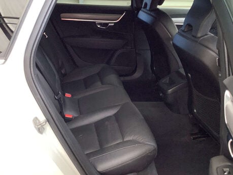 Volvo V90 2.0 V90 Momentum D4 Auto 5dr 4