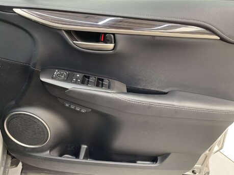 Lexus NX 2.5 NX 300h Premier CVT 4WD 5dr 41