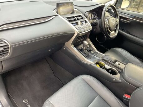 Lexus NX 2.5 NX 300h Premier CVT 4WD 5dr 26