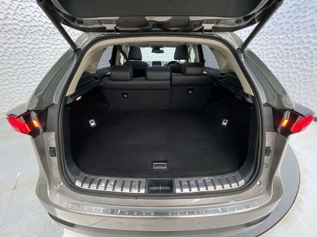 Lexus NX 2.5 NX 300h Premier CVT 4WD 5dr 10