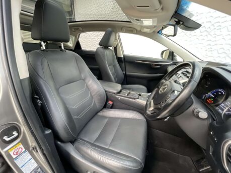 Lexus NX 2.5 NX 300h Premier CVT 4WD 5dr 48
