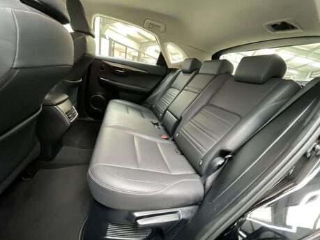 Lexus NX 2.5 NX 300h SE CVT 4WD 5dr 40