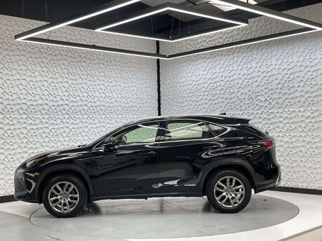 Lexus NX 2.5 NX 300h SE CVT 4WD 5dr 18