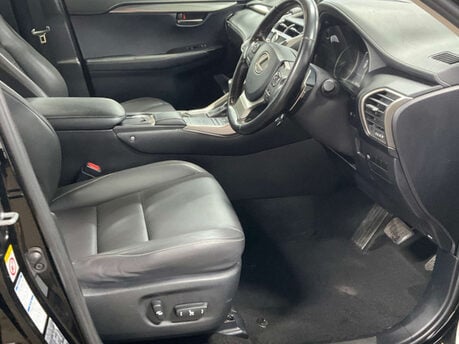 Lexus NX 2.5 NX 300h SE CVT 4WD 5dr 3