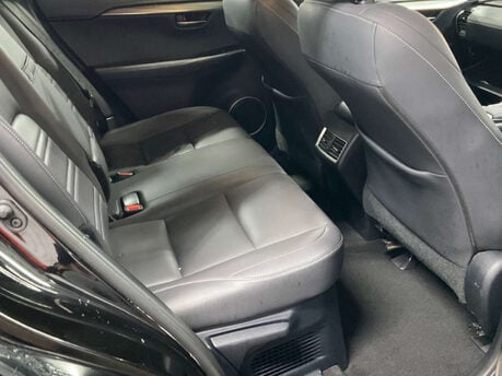 Lexus NX 2.5 NX 300h SE CVT 4WD 5dr 4