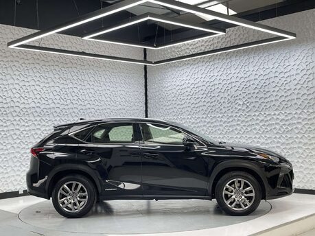 Lexus NX 2.5 NX 300h SE CVT 4WD 5dr 4