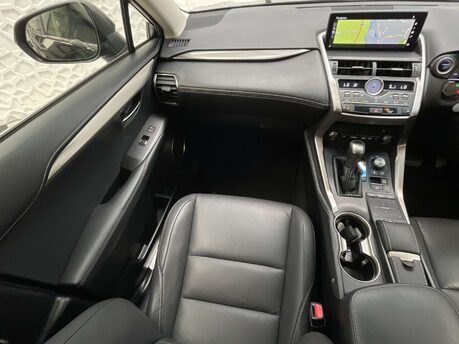 Lexus NX 2.5 NX 300h SE CVT 4WD 5dr 28
