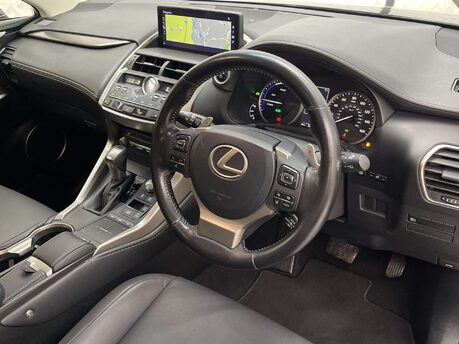 Lexus NX 2.5 NX 300h SE CVT 4WD 5dr 2