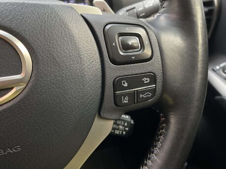 Lexus NX 2.5 NX 300h SE CVT 4WD 5dr 32
