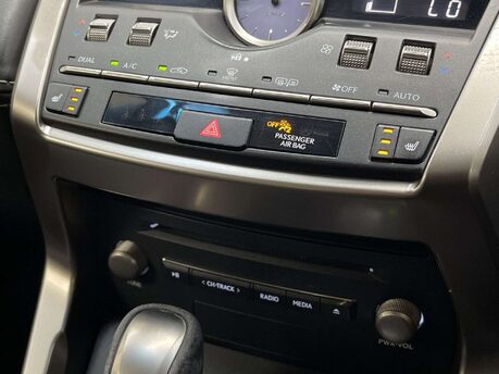 Lexus NX 2.5 NX 300h SE CVT 4WD 5dr 37