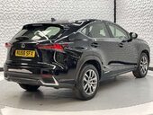 Lexus NX 2.5 NX 300h SE CVT 4WD 5dr 3