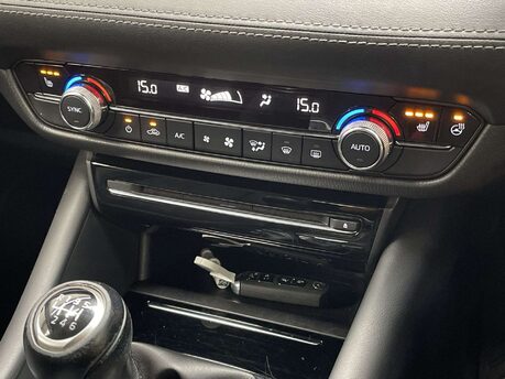 Mazda 6 2.0 6 SE-L Luxury Nav+ 4dr 37