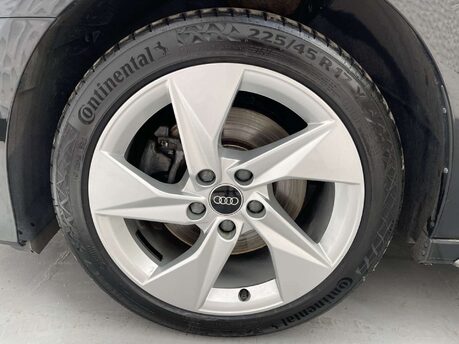 Audi A3 1.4 A3 Sportback 40 TFSI S Line E Semi-Auto 5dr 43