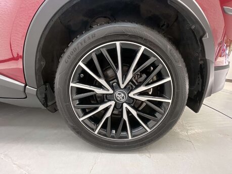 Toyota C-HR 1.8 C-HR Red Edition HEV CVT 5dr 44