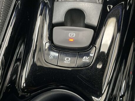 Toyota C-HR 1.8 C-HR Red Edition HEV CVT 5dr 33