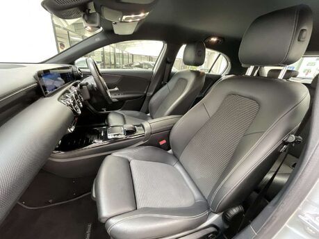 Mercedes-Benz A Class 1.5 A 180 Sport Exeutive D Auto 5dr 28