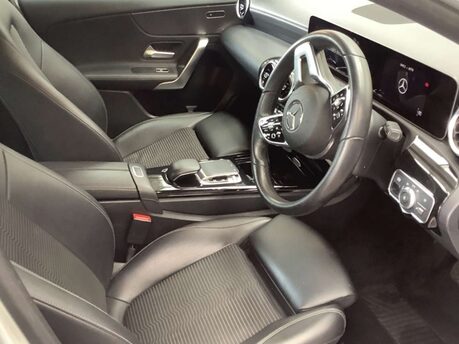 Mercedes-Benz A Class 1.5 A 180 Sport Exeutive D Auto 5dr 3