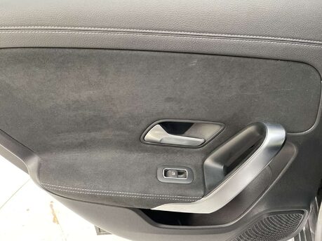 Mercedes-Benz A Class 1.3 A 200 AMG Line Edition Executive Auto 4dr 44