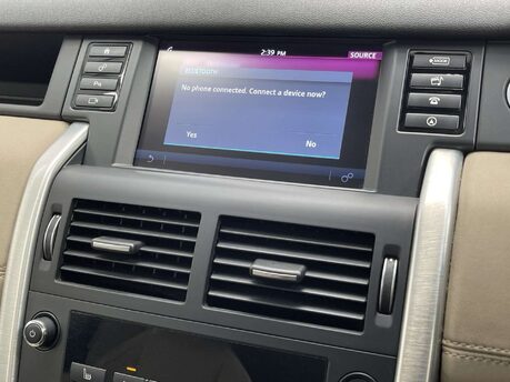 Land Rover Discovery Sport 2.0 Discovery Sport Black HSE TD4 Auto 4WD 5dr 24